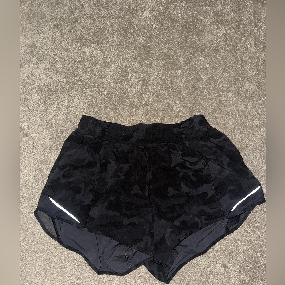 Lululemon Hotty Hot Short